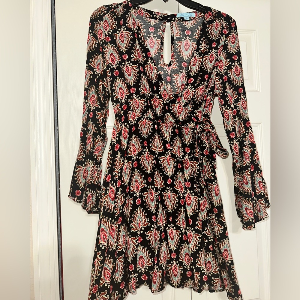 🥀Floral Black/Red Dress!